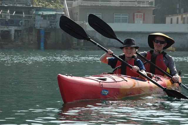 The Ideal Age to Introduce Kids to Kayaking